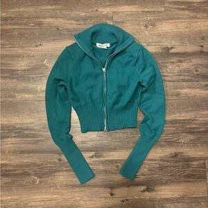 Y2K Urban Outfitters zip up sweater